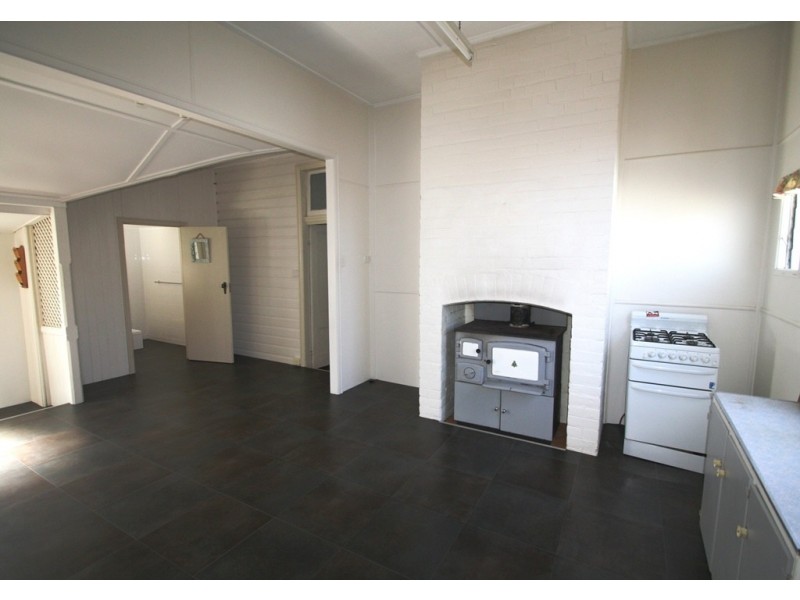 111 Albion Street, Warwick QLD 4370