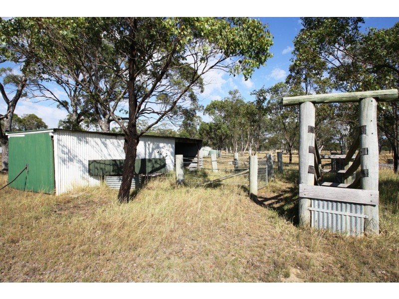 82 Massie Bony Mountain Road, Massie QLD 4370