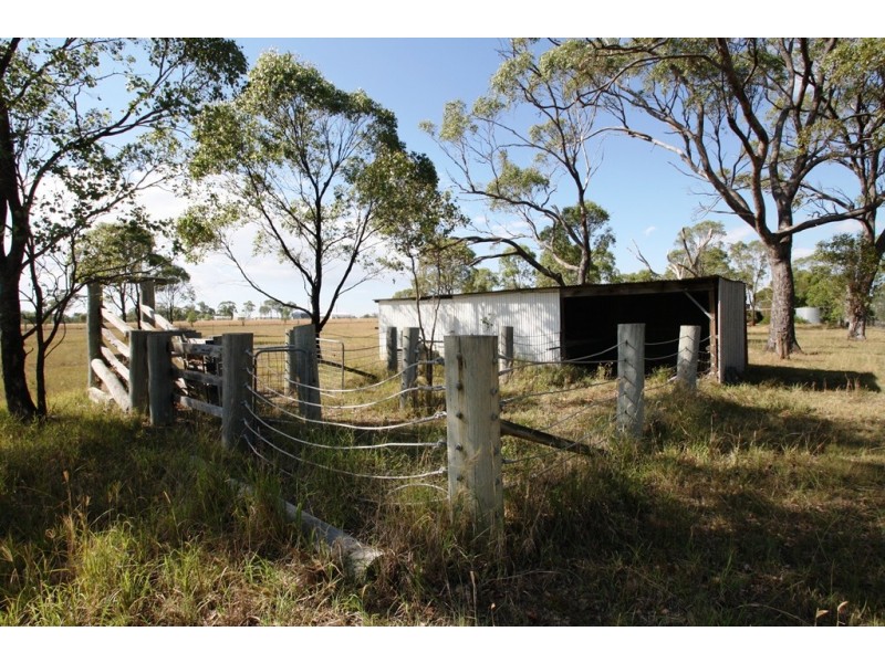 82 Massie Bony Mountain Road, Massie QLD 4370