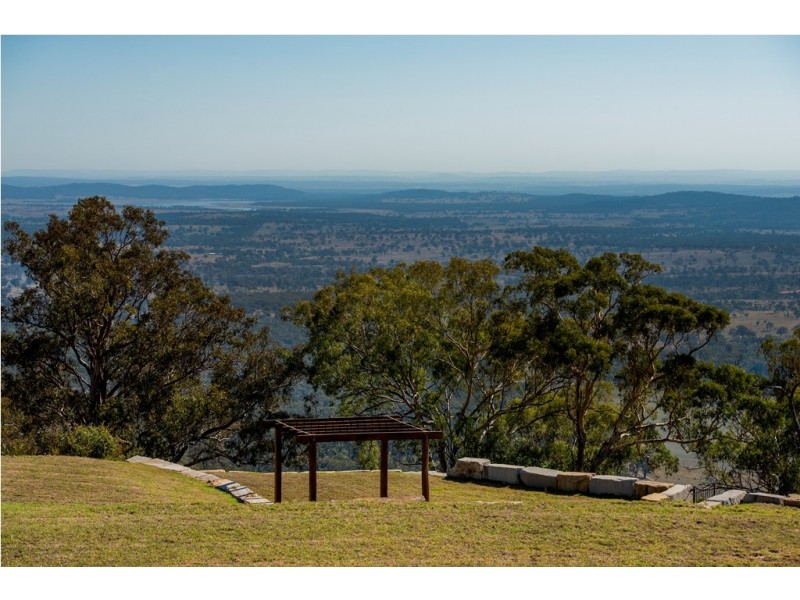 108 Coochie Rd, Dalveen QLD 4374