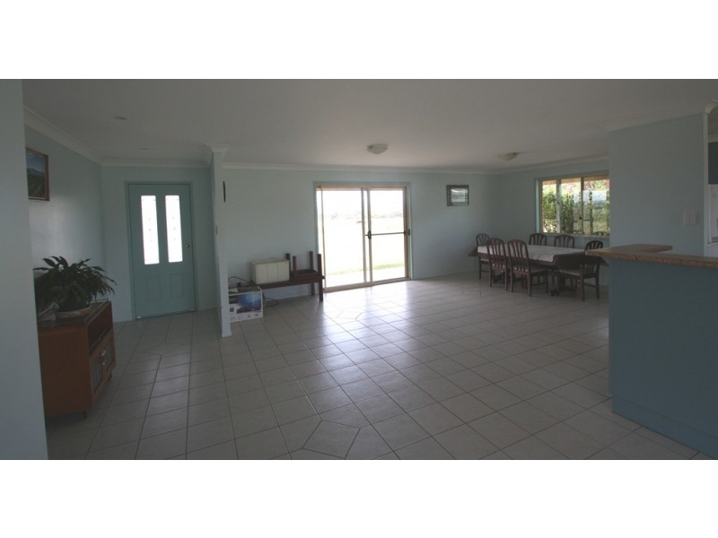 98 Orchard Road, Loch Lomond QLD 4370