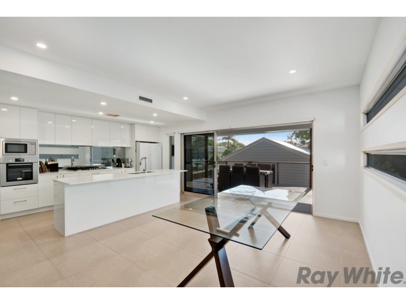 13a Hawthorne Street, Woody Point QLD 4019