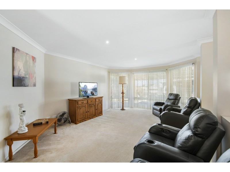 18 Townsville Cres, Deception Bay QLD 4508