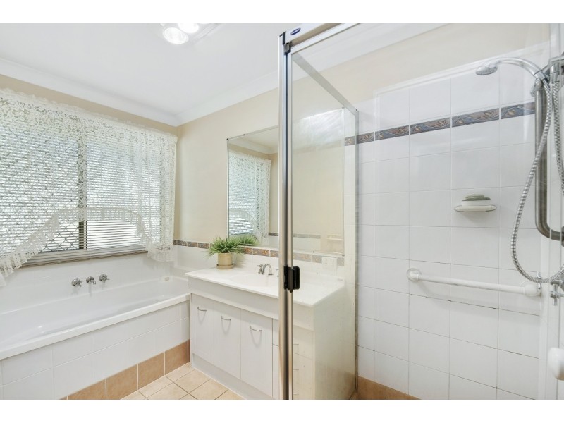 18 Townsville Cres, Deception Bay QLD 4508