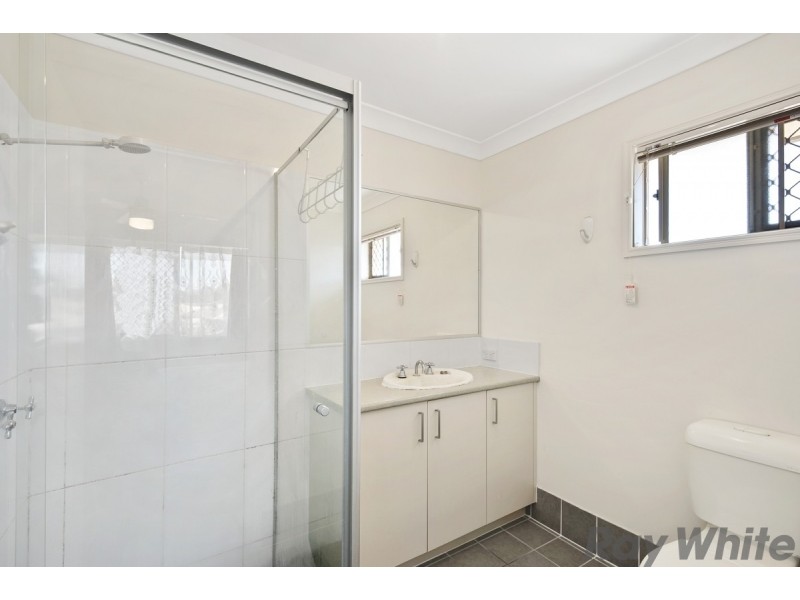1 Hubner Drive, Rothwell QLD 4022