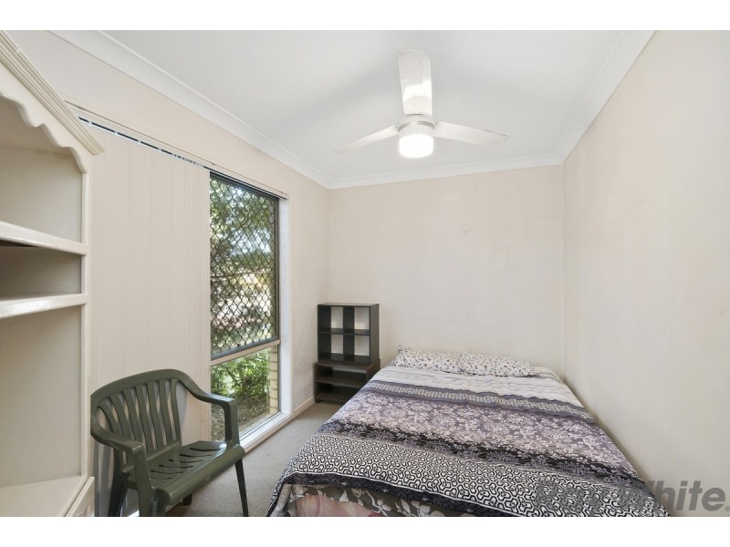 1 Hubner Drive, Rothwell QLD 4022