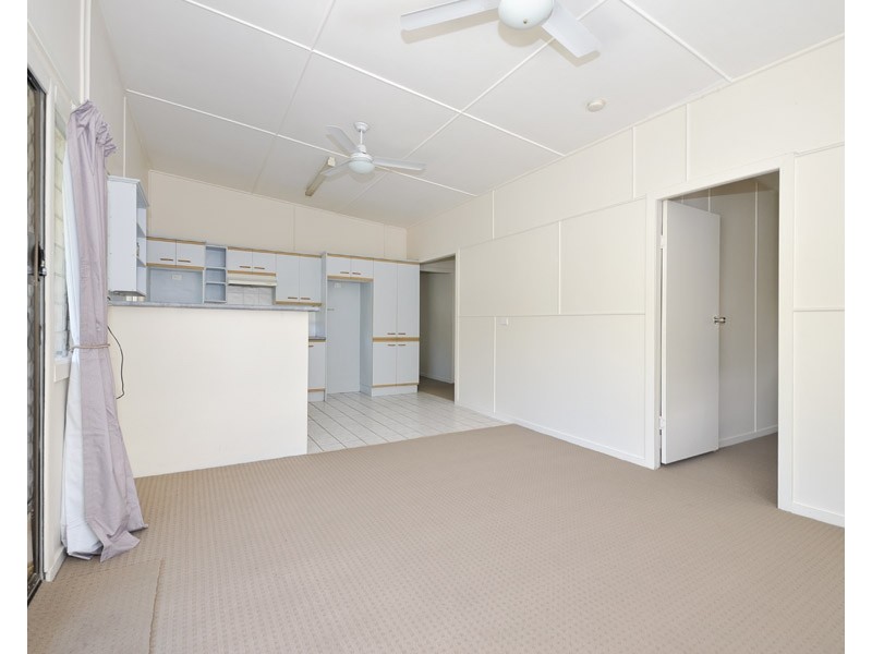 8 Airlie Avenue, Deception Bay QLD 4508
