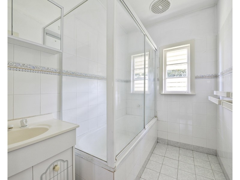 8 Airlie Avenue, Deception Bay QLD 4508