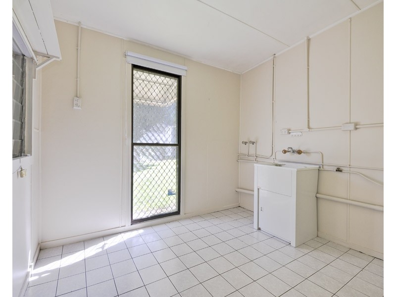 8 Airlie Avenue, Deception Bay QLD 4508