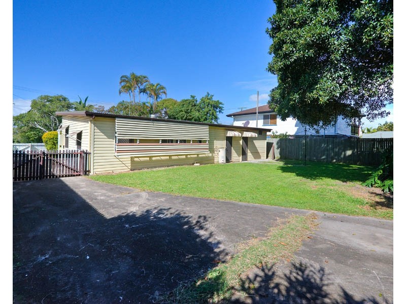 8 Airlie Avenue, Deception Bay QLD 4508