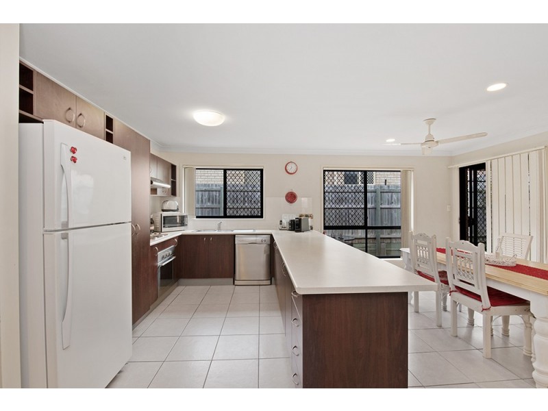 1/3 Normandy Court, Rothwell QLD 4022