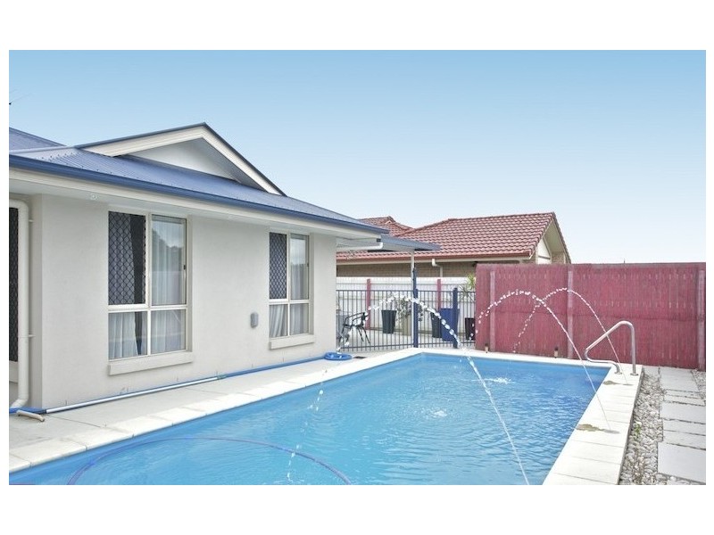 2 Courtney Street East, Rothwell QLD 4022