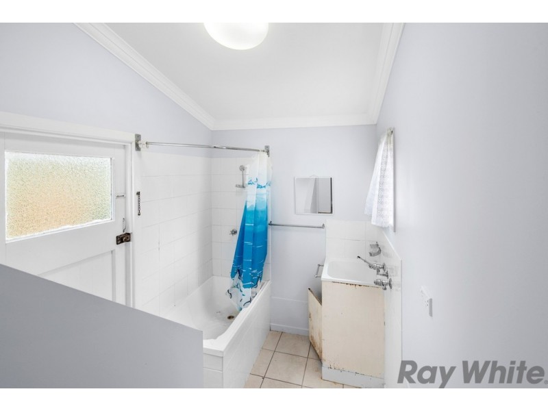 33 Endeavour Street, Deception Bay QLD 4508