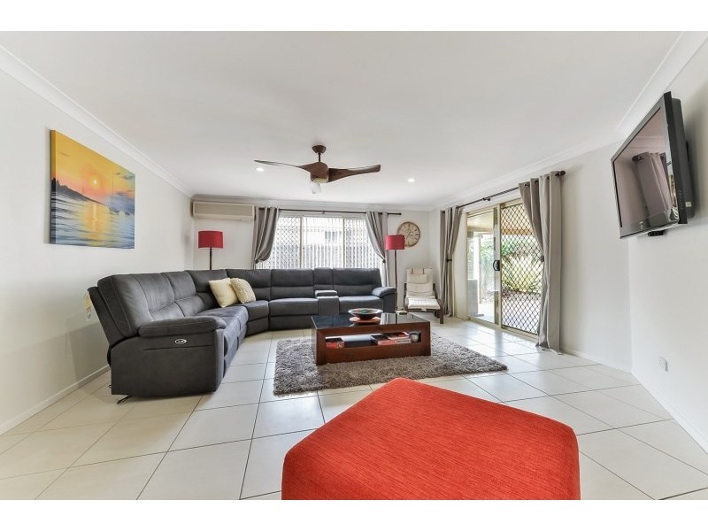 12 Dobell Street, Rothwell QLD 4022