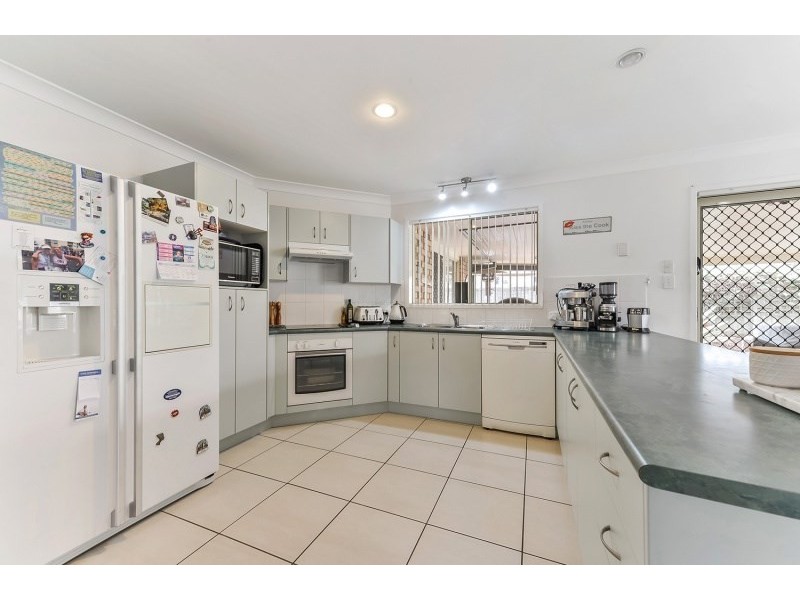 12 Dobell Street, Rothwell QLD 4022