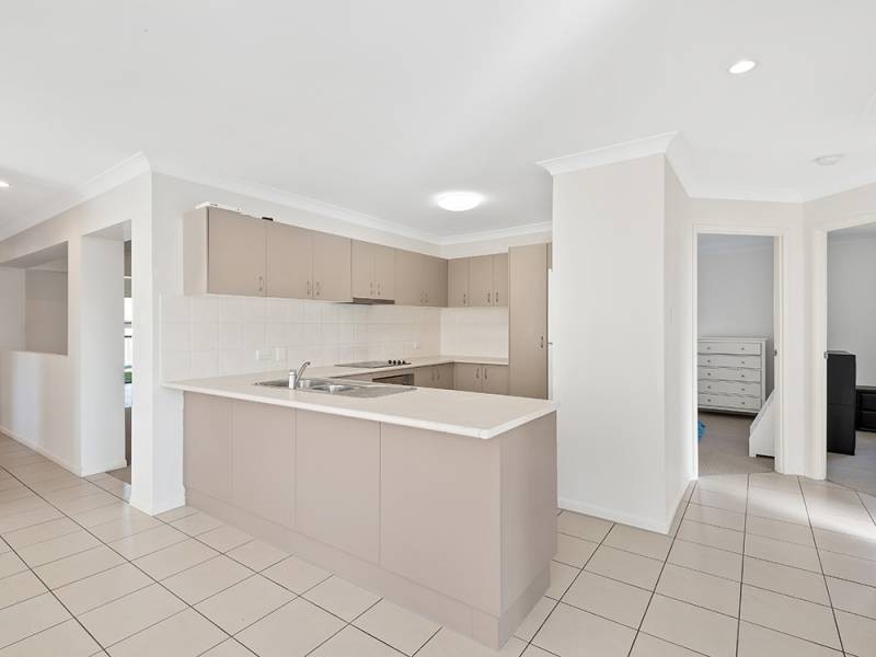 11 Olivine Court, Rothwell QLD 4022