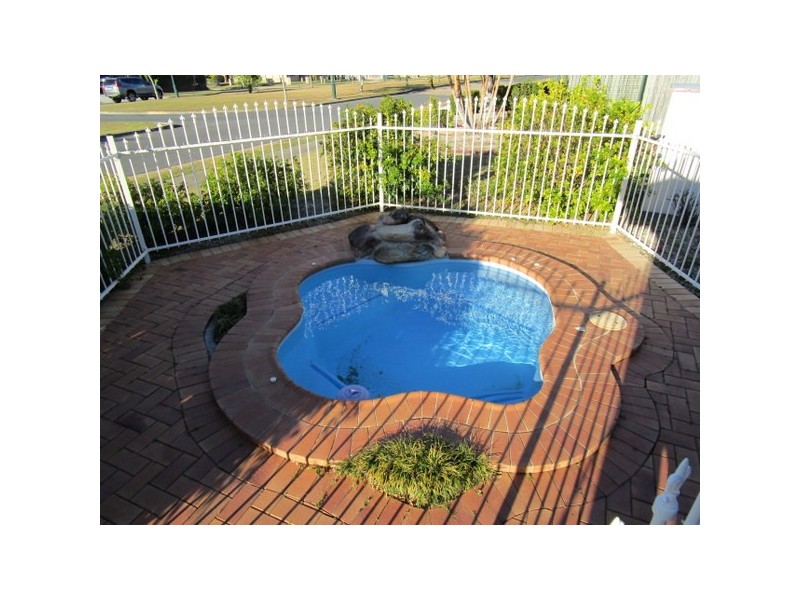 10 Woodland Street, Rothwell QLD 4022