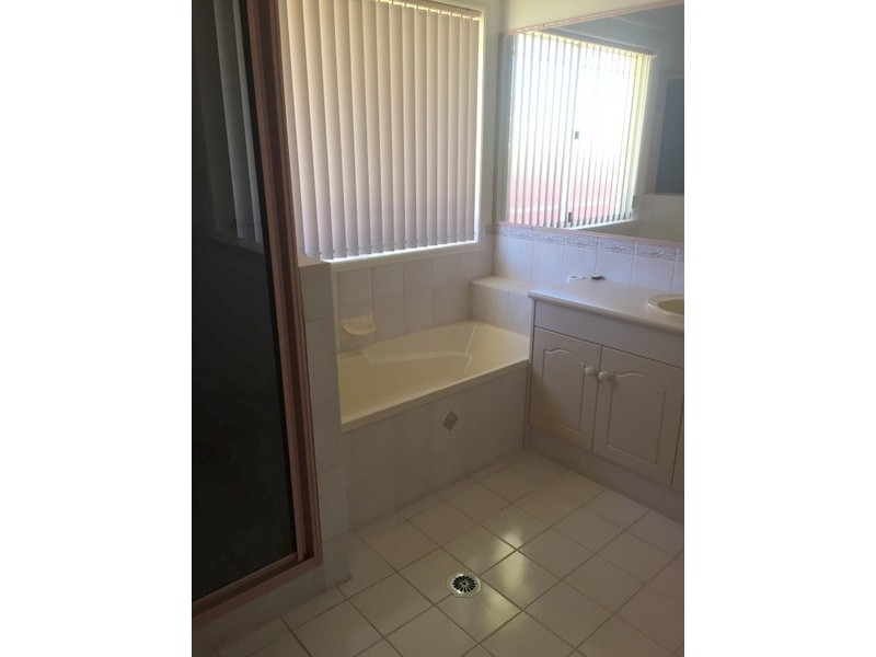 10 Woodland Street, Rothwell QLD 4022