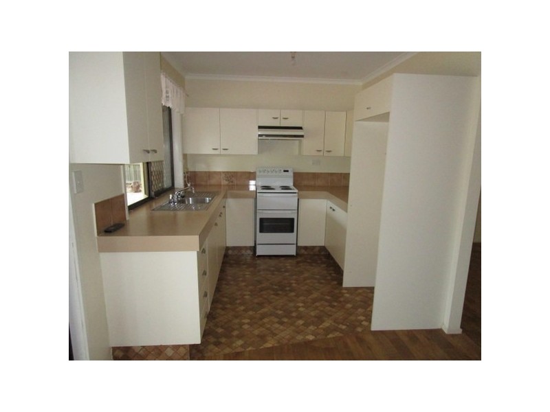 12 Lindsay Street, Rothwell QLD 4022