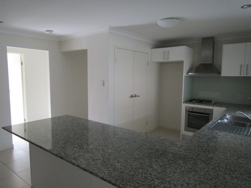 11 Fortress Court, Bray Park QLD 4500