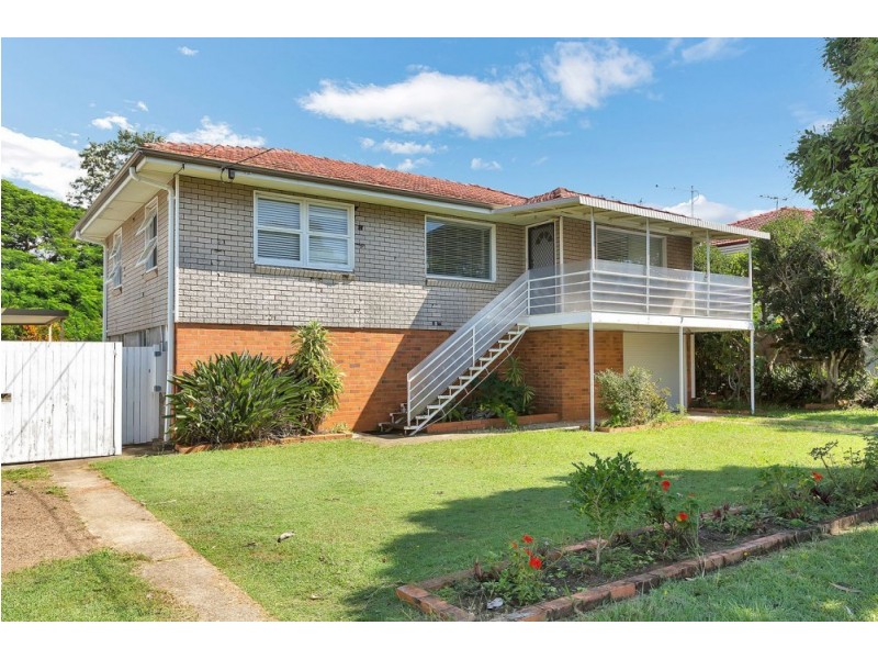 7 Blakeney Street, Woody Point QLD 4019