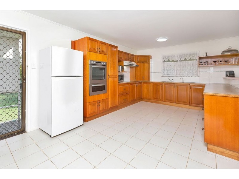 7 Blakeney Street, Woody Point QLD 4019