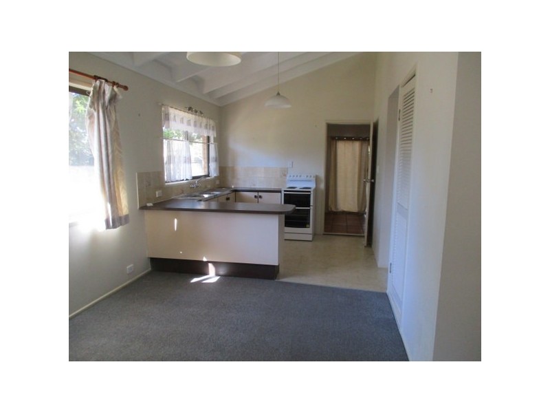 2 Leigh Street, Deception Bay QLD 4508