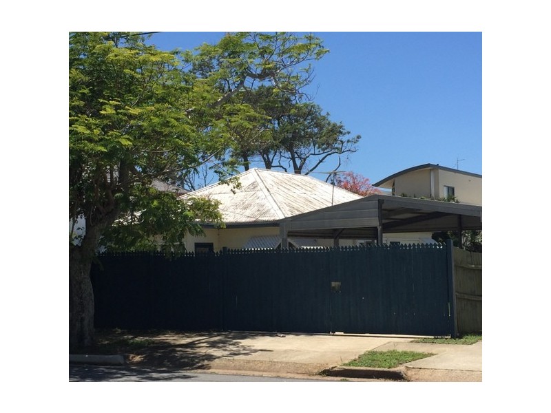 222 Prince Edward Parade, Scarborough QLD 4020