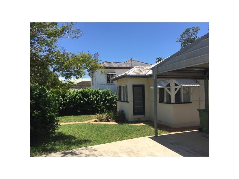 222 Prince Edward Parade, Scarborough QLD 4020