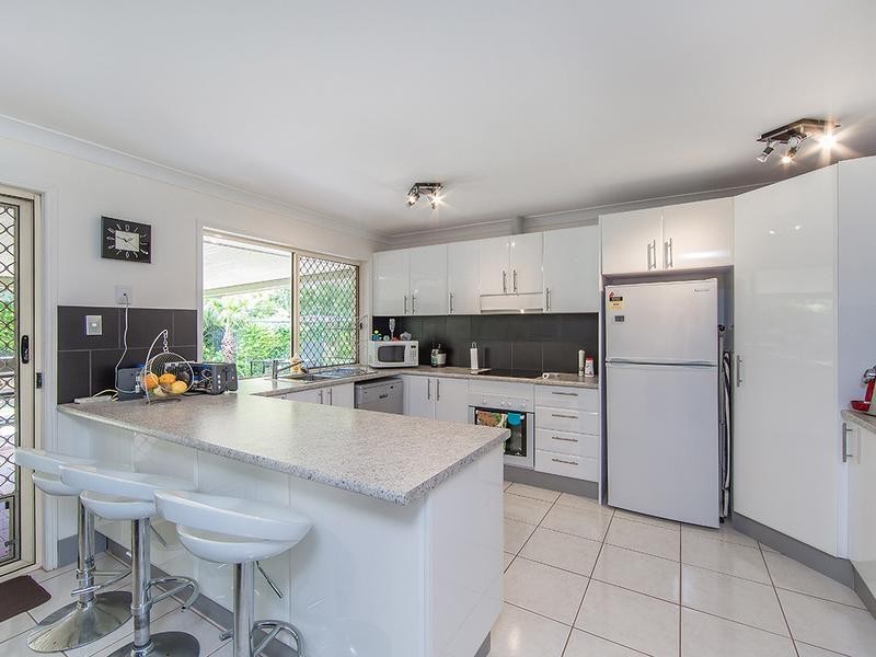 4 Rochelle Place, Deception Bay QLD 4508