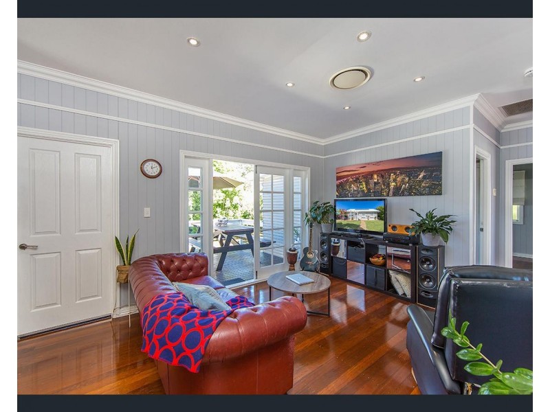 77 Albert Street, Margate QLD 4019