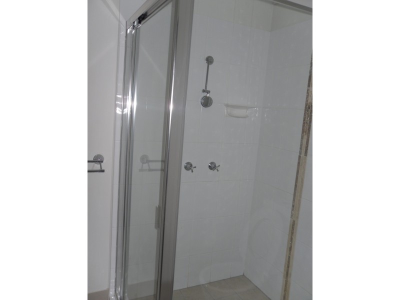 1A/16 Leichhardt Avenue, Rothwell QLD 4022