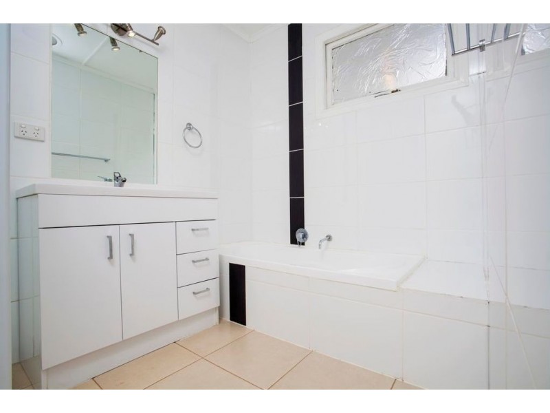 1094 Anzac Avenue, Petrie QLD 4502