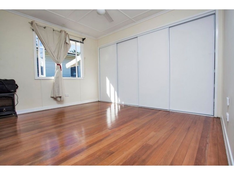 1094 Anzac Avenue, Petrie QLD 4502