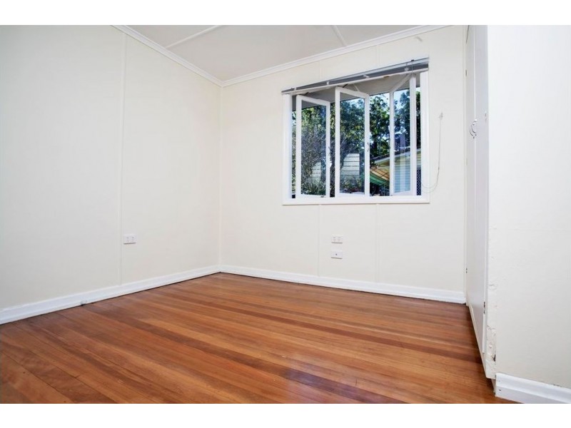 1094 Anzac Avenue, Petrie QLD 4502