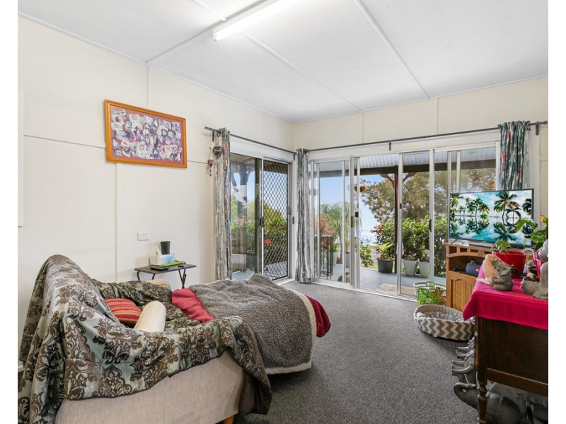 49 Esplanade, Deception Bay QLD 4508