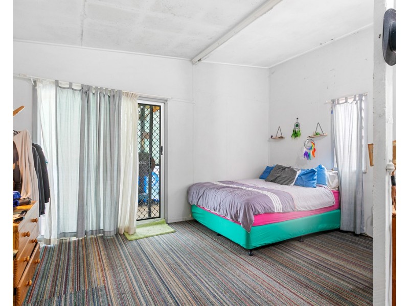 49 Esplanade, Deception Bay QLD 4508