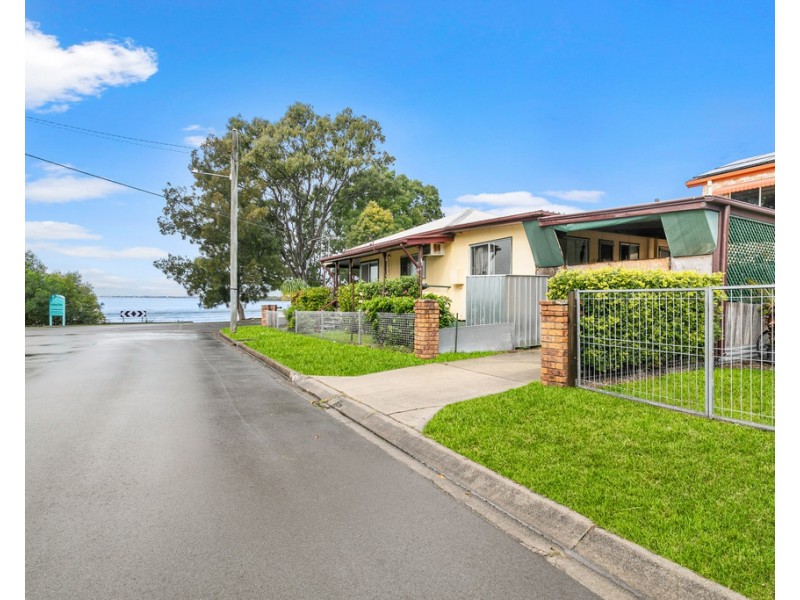 49 Esplanade, Deception Bay QLD 4508