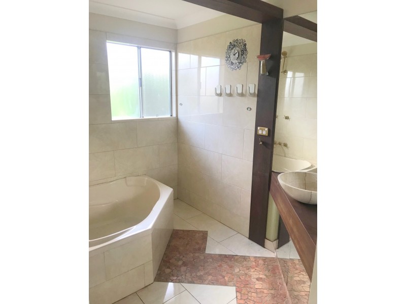 33 Dayboro Road, Petrie QLD 4502