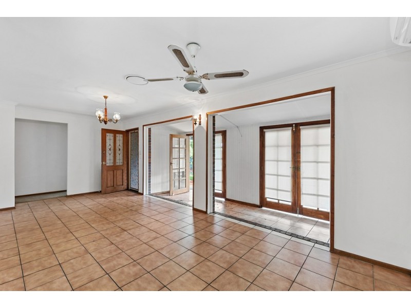 35 Dawn Street, Deception Bay QLD 4508