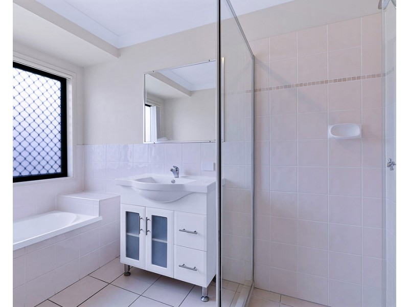 8 Mavis Court, Rothwell QLD 4022