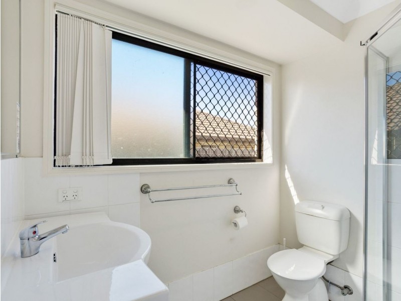 9 Olivine Court, Rothwell QLD 4022