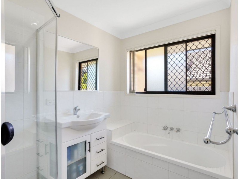 9 Olivine Court, Rothwell QLD 4022