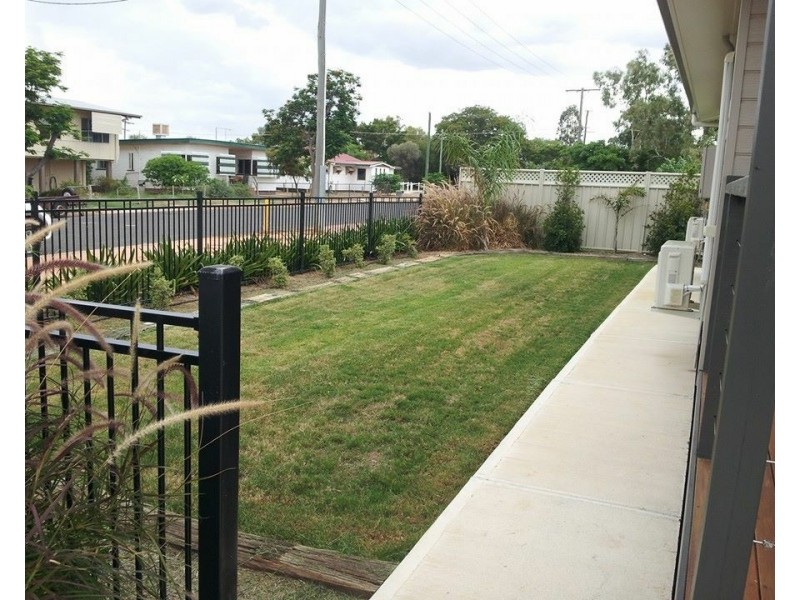 8 Robin Road, Longreach QLD 4730