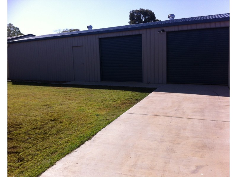 8 Robin Road, Longreach QLD 4730