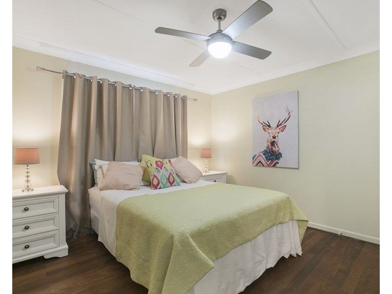 35 Twenty Third Avenue, Brighton QLD 4017