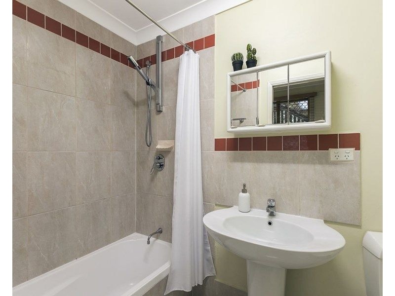 35 Twenty Third Avenue, Brighton QLD 4017