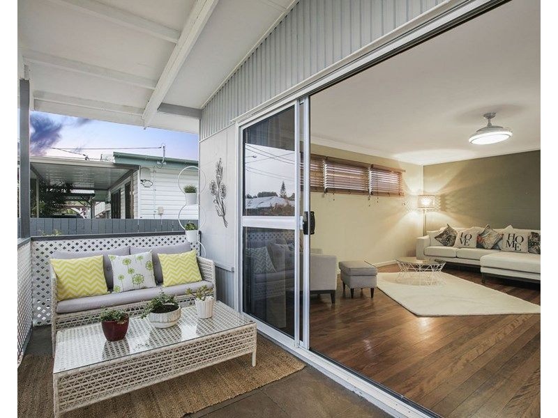 35 Twenty Third Avenue, Brighton QLD 4017