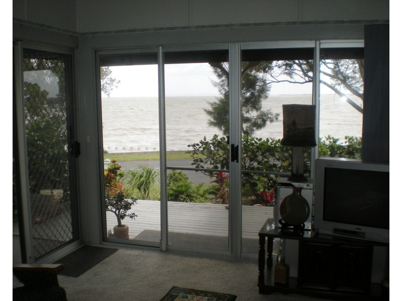 49 Esplanade, Deception Bay QLD 4508