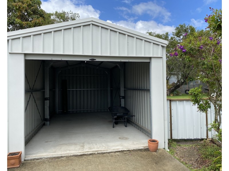 11 Sandown St, Brighton QLD 4017